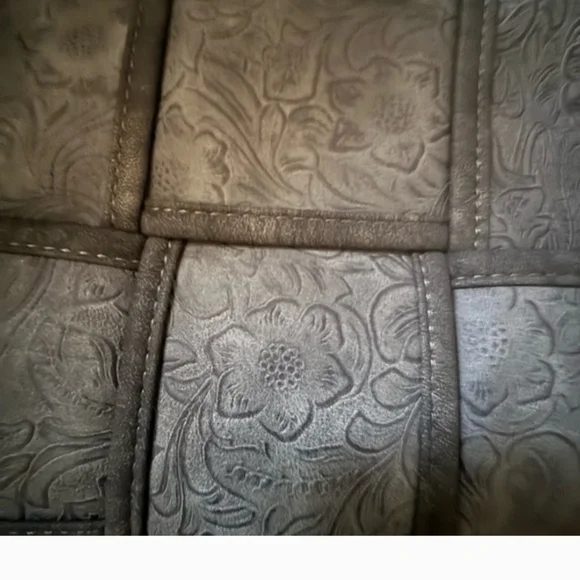 Wrangler Gray Floral Patterned Crossbody Bag NWT - Picture 5 of 7